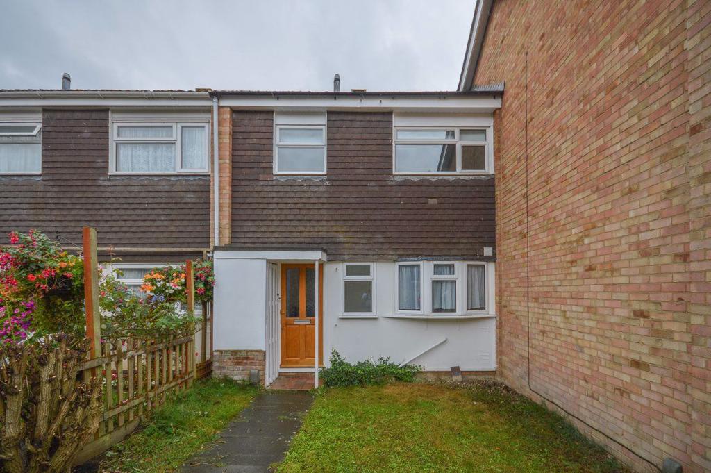 Northolt Avenue, Stortford 3 bed house £1,350 pcm (£312 pw)