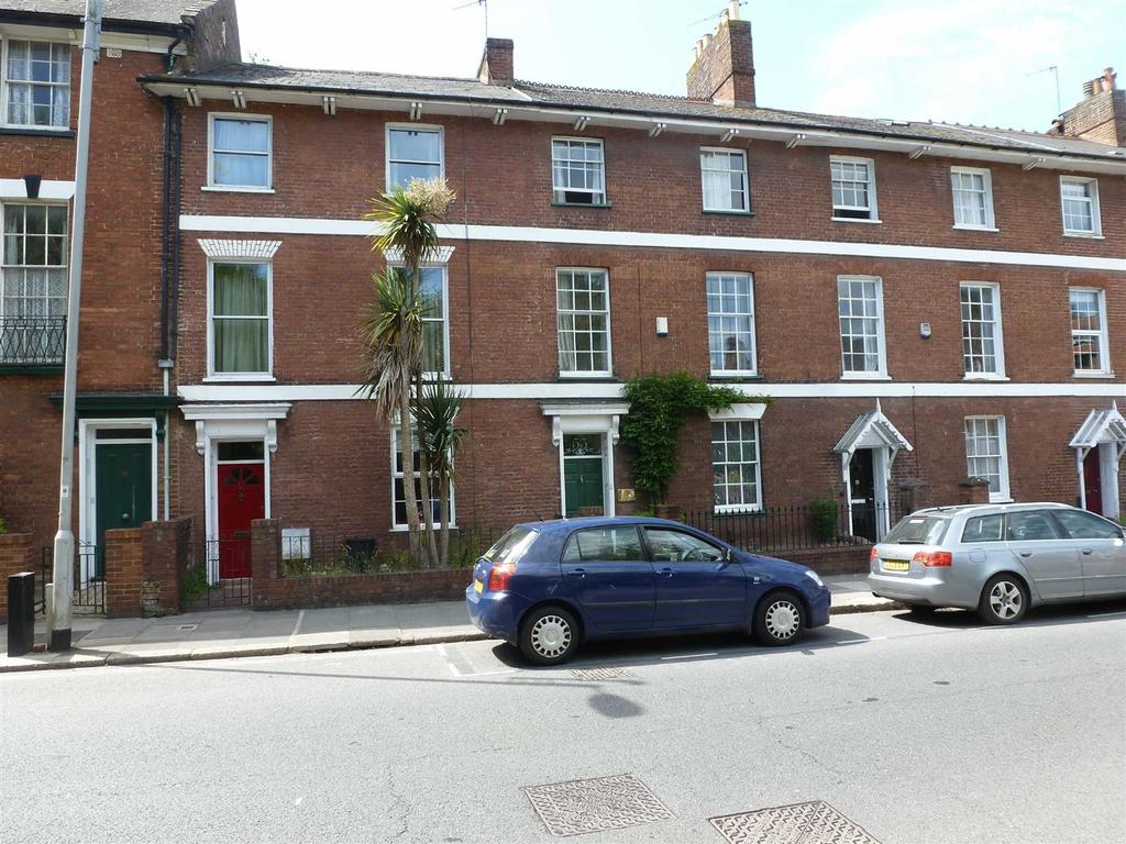 Exeter City 3 bed apartment £1,200 pcm (£277 pw)