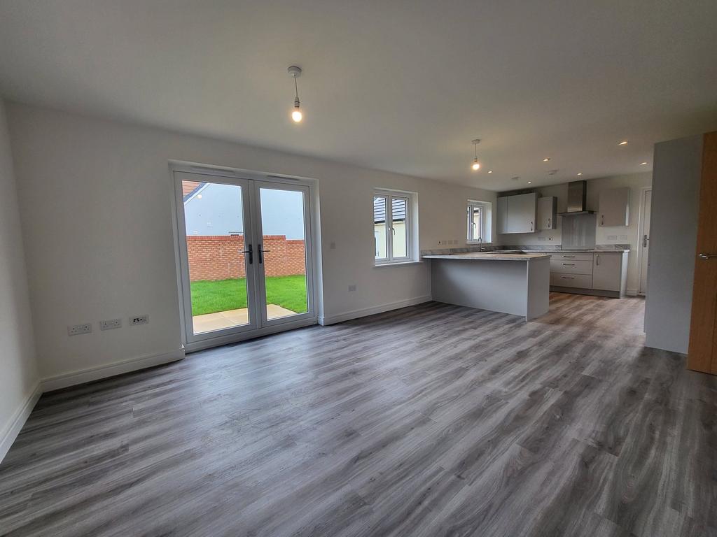 Carder Way, South Molton, DEVON, EX36 2 bed bungalow £1,150 pcm (£265 pw)