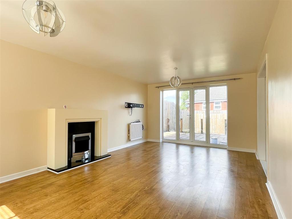 Barons Close, Kirby Muxloe, Leicester 4 bed detached house £1,395 pcm