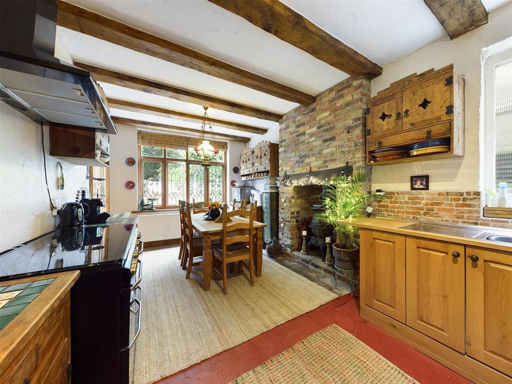 Frindsbury Hill, Frindsbury 4 bed detached house £590,000