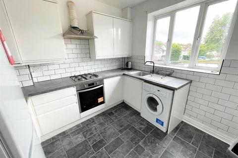 2 bedroom flat to rent, The Broadway, Mill Hill, NW7