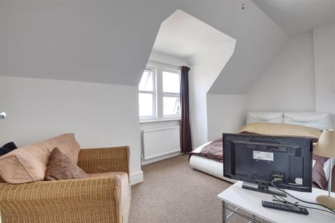 2 bedroom flat for sale - Cranfield Road, Bexhill-On-Sea