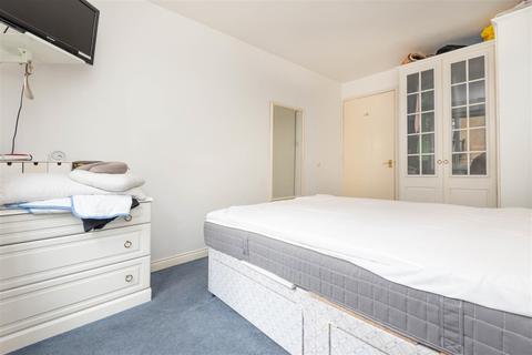 26 Millennium Place, London, E2 9NL