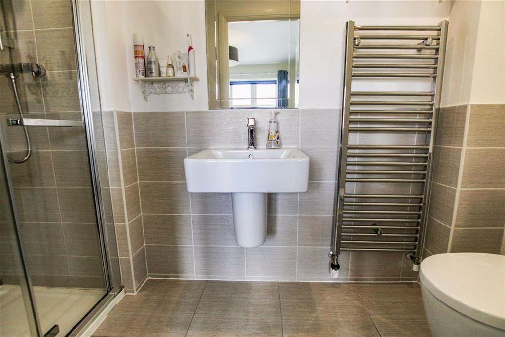 En suite Shower Room / WC: