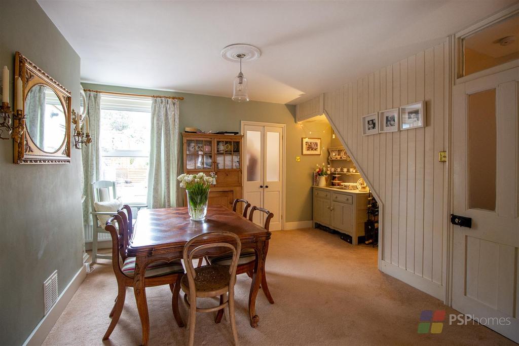 Dining towards Kitchen