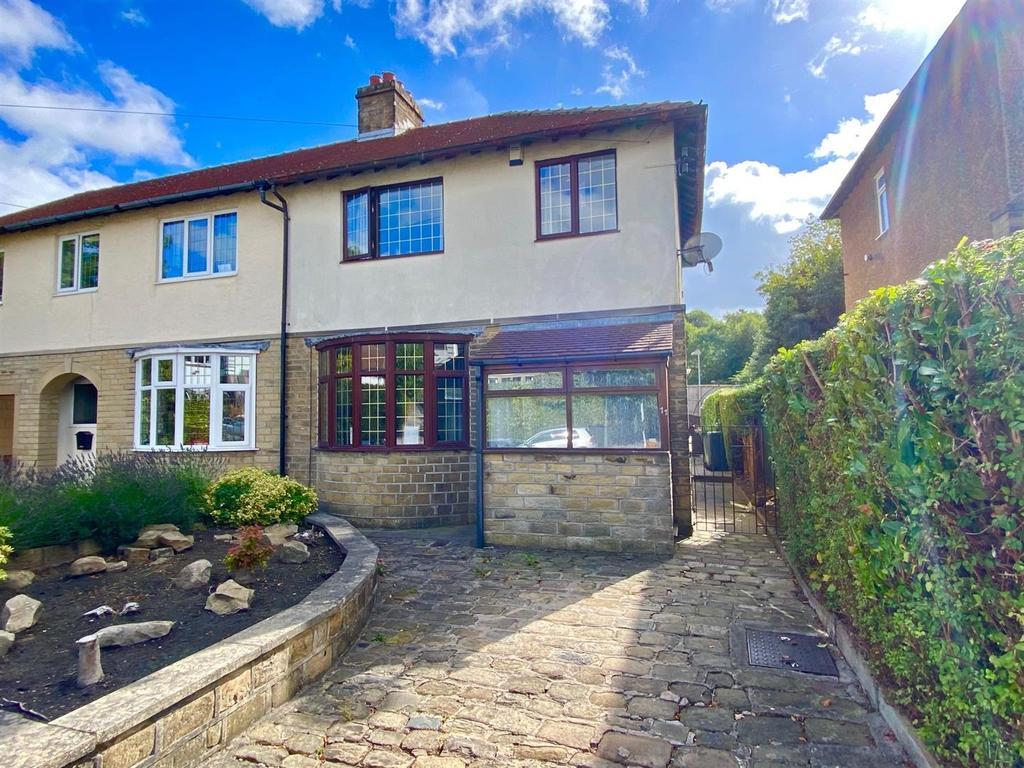 Benomley Road, Huddersfield 3 bed semidetached house £200,000