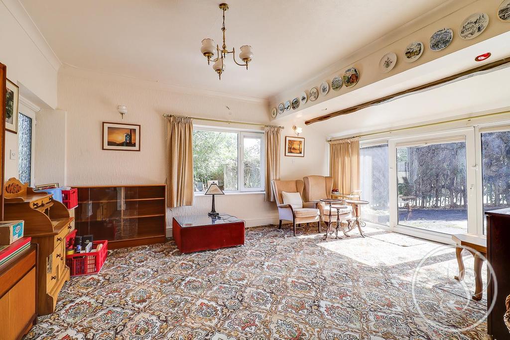 Selby Road, Leeds 4 bed detached house £550,000
