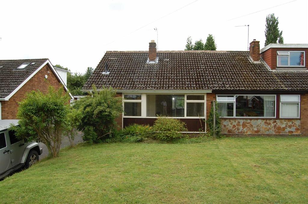 Shop Lane, Brewood, Stafford 3 bed semidetached bungalow £825 pcm (£