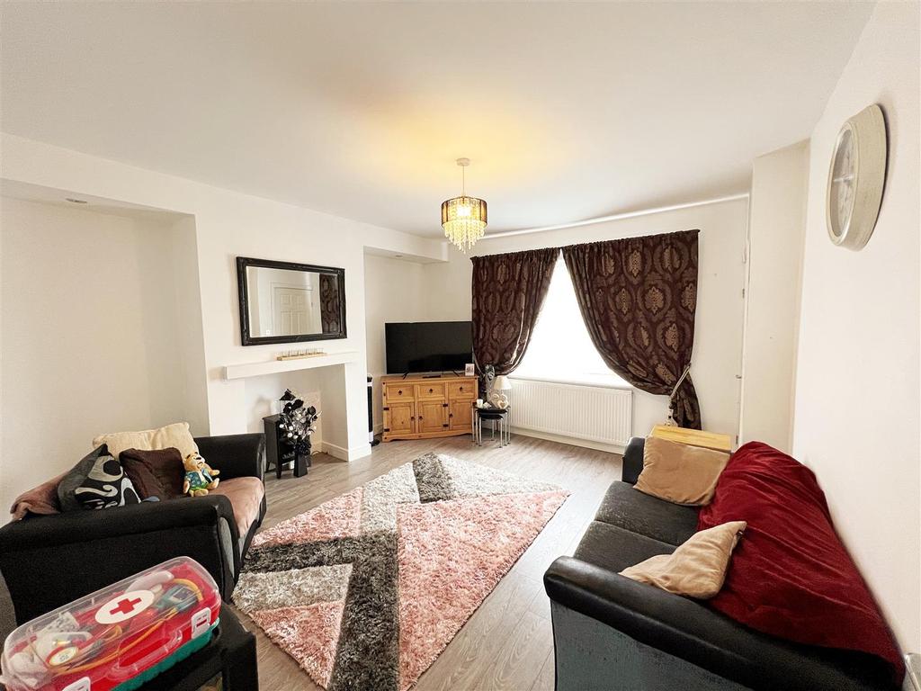 Park Road, Askern, Doncaster 2 bed terraced house for sale £80,000