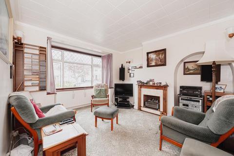 76 Elmstead Gardens, Worcester Park, KT4 7BE