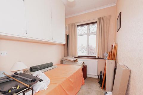 76 Elmstead Gardens, Worcester Park, KT4 7BE