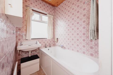 76 Elmstead Gardens, Worcester Park, KT4 7BE