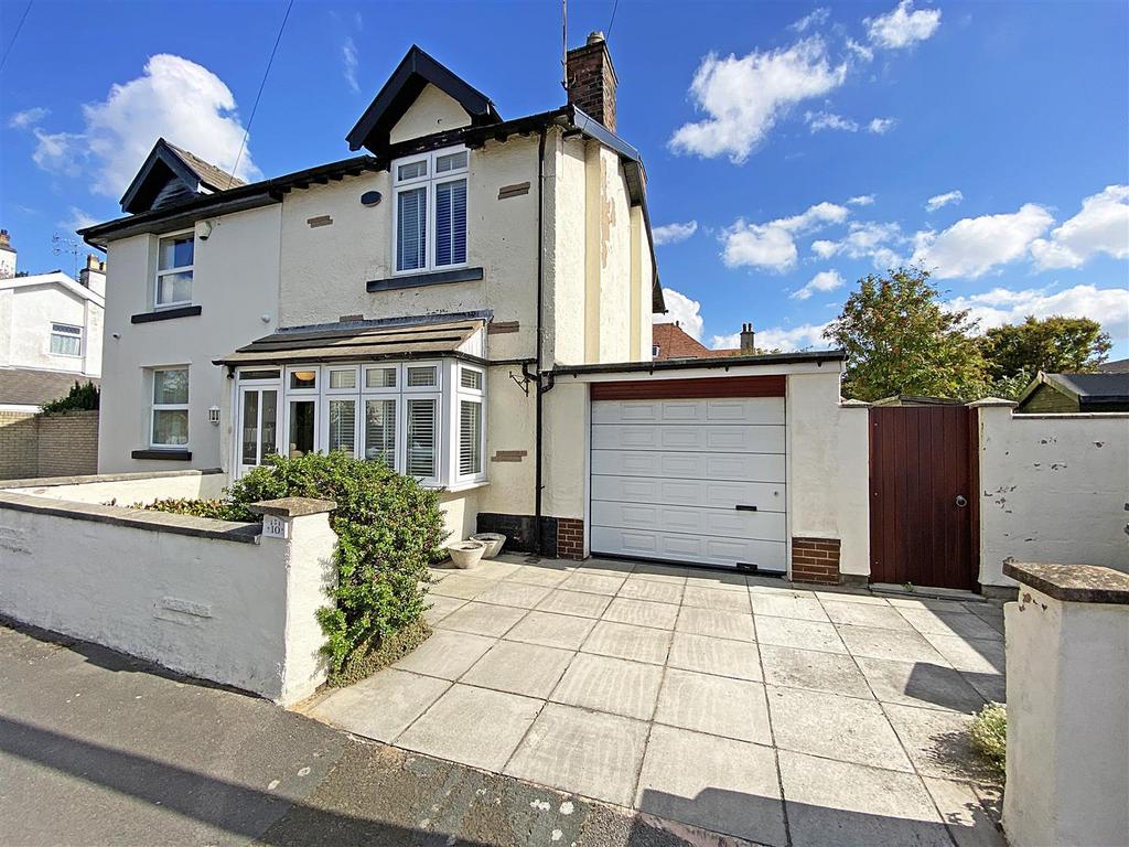 Byron Road, Blundellsands, Liverpool 2 bed semidetached house for sale