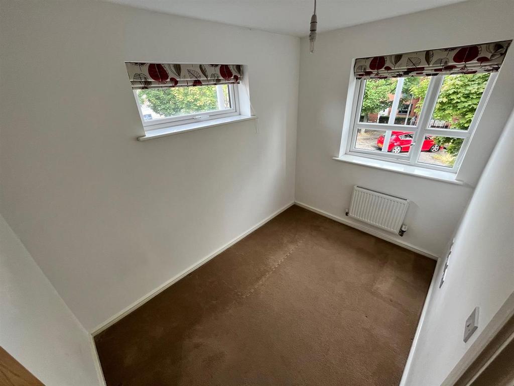 153 Broughton Lane, Salford 3 bed house £1,400 pcm (£323 pw)