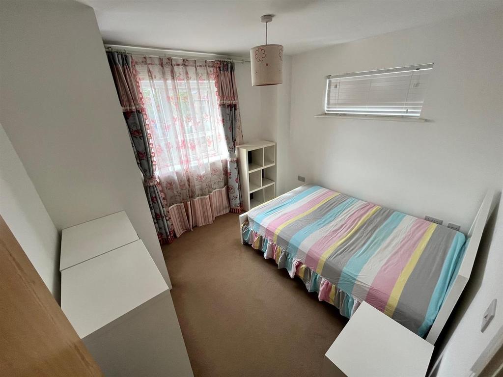 153 Broughton Lane, Salford 3 bed house £1,400 pcm (£323 pw)