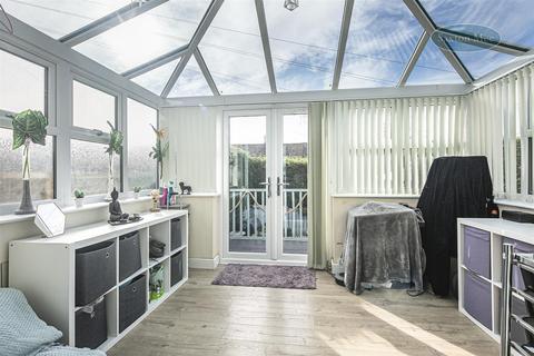 59 Fairbarn Drive, Sheffield, S6 5QH