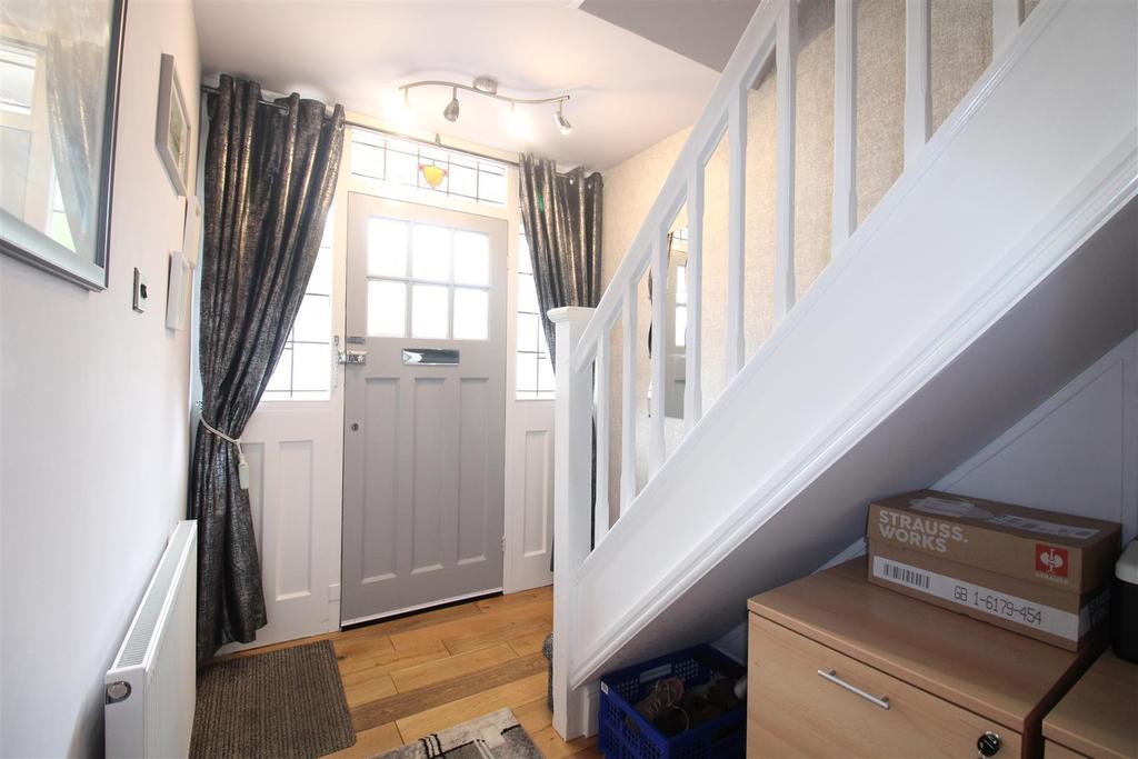 Coney Green, Stourbridge 2 bed terraced house £220,000