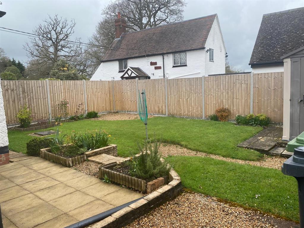 Cromwell Lane, Burton Green, Coventry 2 bed detached bungalow £280,000
