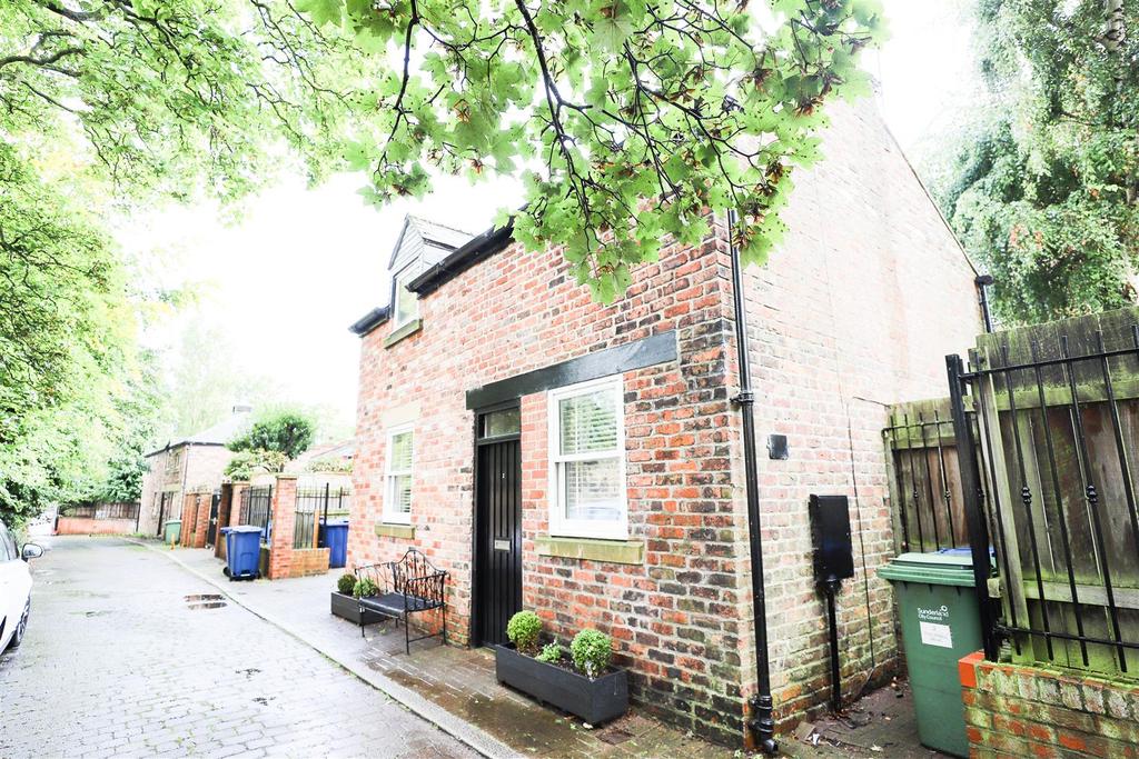Esplanade Mews, Ashbrooke, Sunderland 2 bed house £125,000