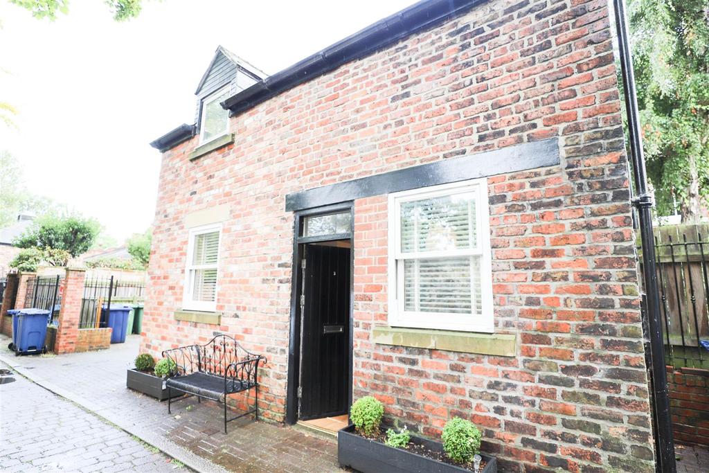 Esplanade Mews, Ashbrooke, Sunderland 2 bed house £125,000