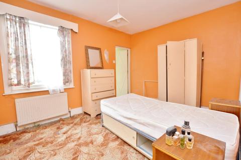 129 Croydon Road, London, E13 8EP