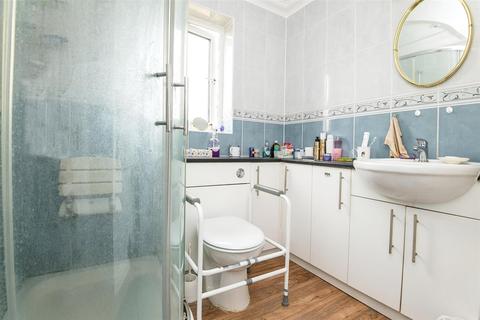 8 Latchmount Gardens, Axminster, EX13 5JT