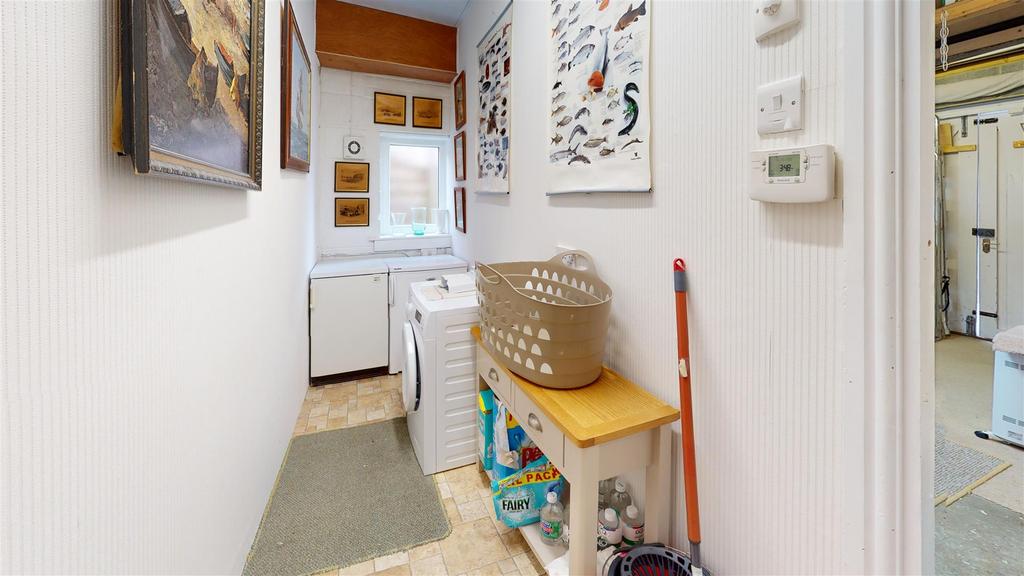 20-Brackenley-Dr-Laundry.jpg