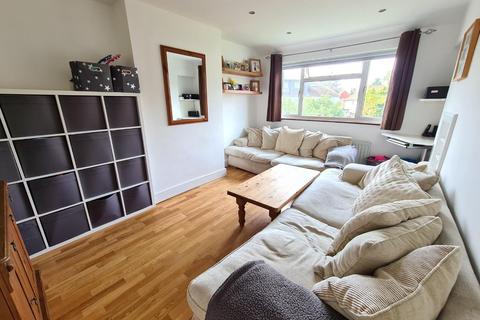 78 Reynolds Close, Carshalton, SM5 2AZ