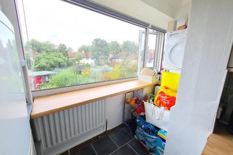 78 Reynolds Close, Carshalton, SM5 2AZ