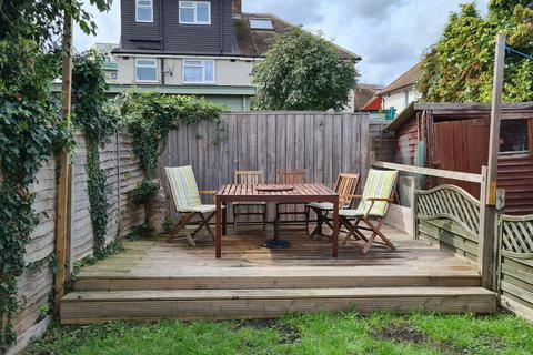 78 Reynolds Close, Carshalton, SM5 2AZ