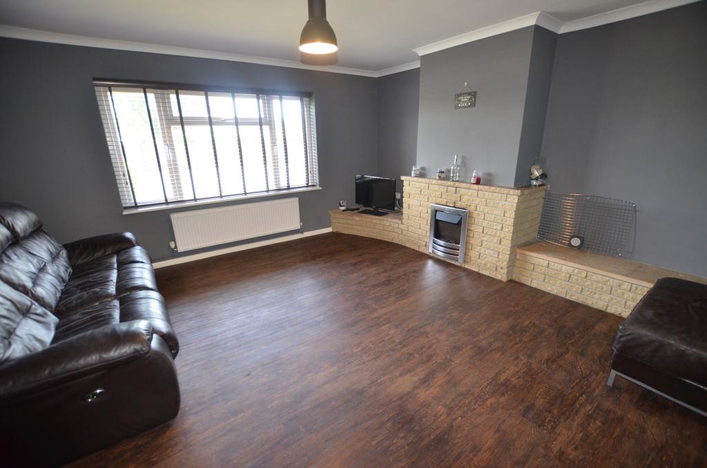Valence Road, Orton Waterville, Peterborough, PE2 2 bed bungalow £