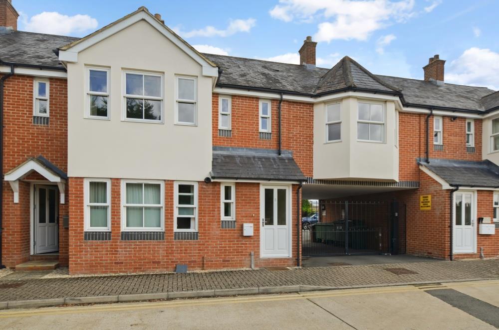 Priory Road, Bicester 2 bed £270,000