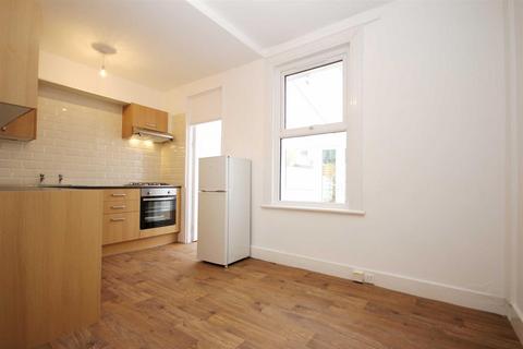 2 bedroom terraced house to rent, Century Road, Walthamstow, E17