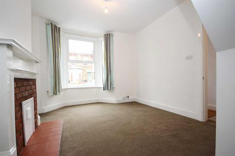 2 bedroom terraced house to rent, Century Road, Walthamstow, E17
