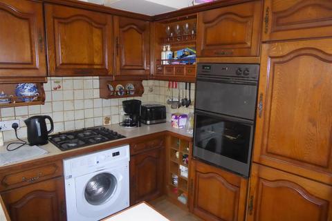 10 Baber Drive, Feltham, TW14 0EX