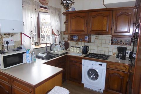 10 Baber Drive, Feltham, TW14 0EX