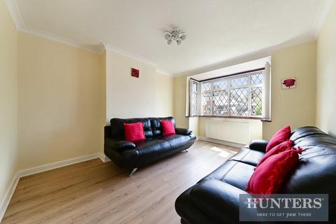 124 Tudor Avenue, Worcester Park, KT4 8TU