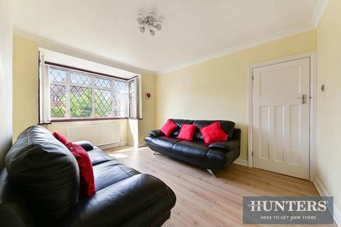 124 Tudor Avenue, Worcester Park, KT4 8TU