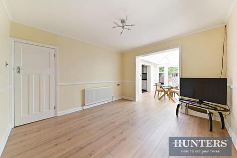 124 Tudor Avenue, Worcester Park, KT4 8TU