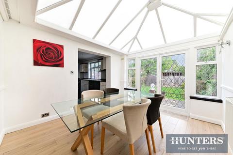 124 Tudor Avenue, Worcester Park, KT4 8TU