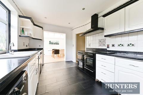 124 Tudor Avenue, Worcester Park, KT4 8TU