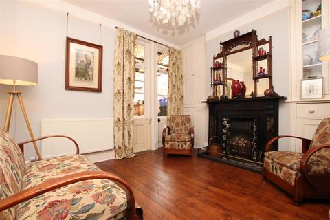 19 Abbots Road, Exeter, EX4 7AN