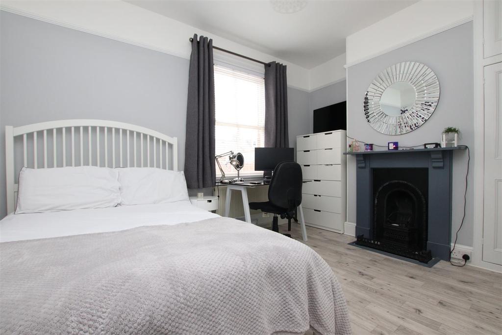 Bedroom 2.JPG