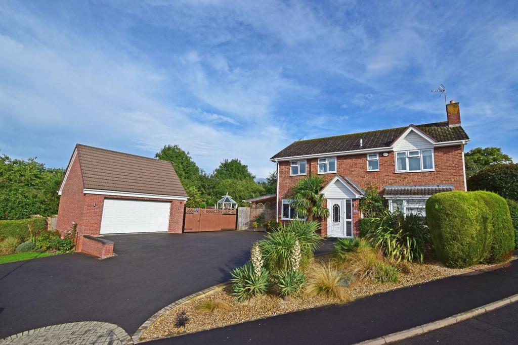1 Mulberry Tree Hill, Droitwich, Worcestershire, WR9 7SS 4 bed detached