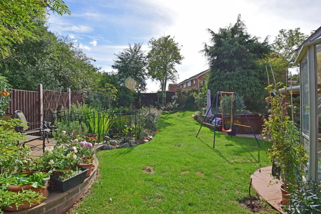 1 Mulberry Tree Hill, Droitwich, Worcestershire, WR9 7SS 4 bed detached