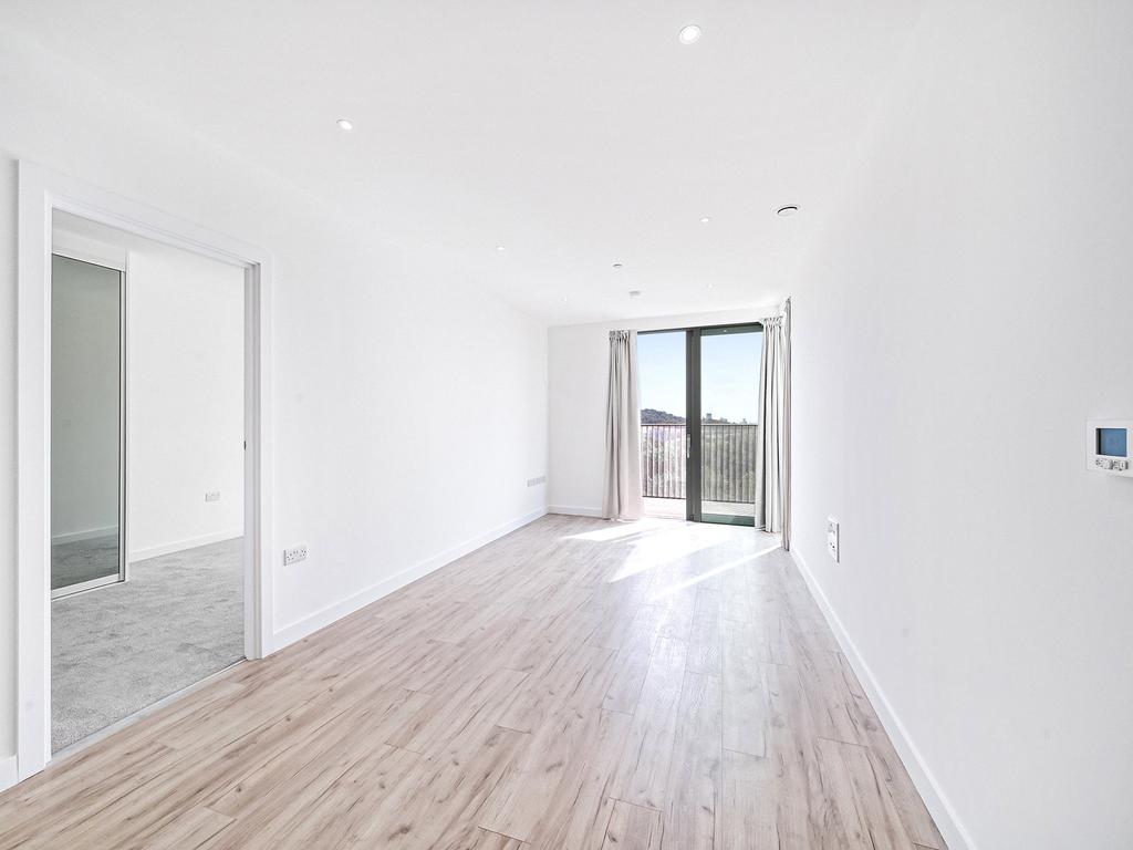 The Lock, Greenford Quay, UB6 2 bed apartment £2,340 pcm (£540 pw)