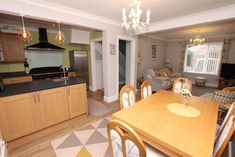 13 Briar Crescent, Exeter, EX2 6DX