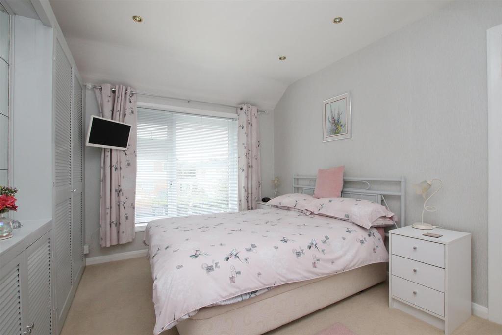 Bedroom 1.JPG