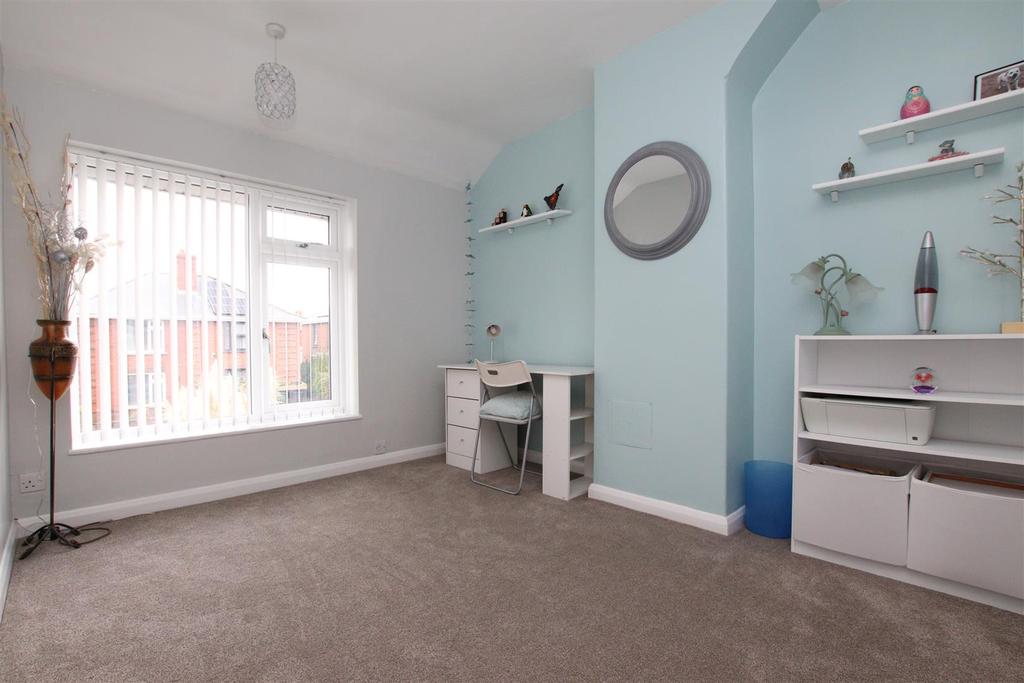 Bedroom 2.JPG